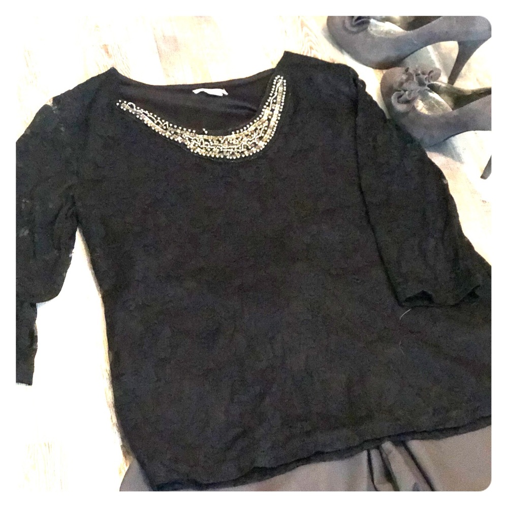Black lace quarter sleeve top